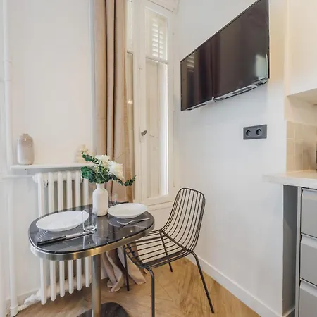 Cosy Studio Near Trocadero - 2p * Paris